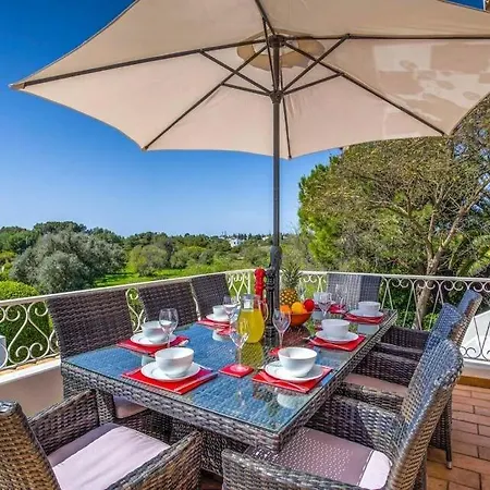 Rocha Brava Sleeps 8 With Pool Air Con And Wifi וילה בנאגיל