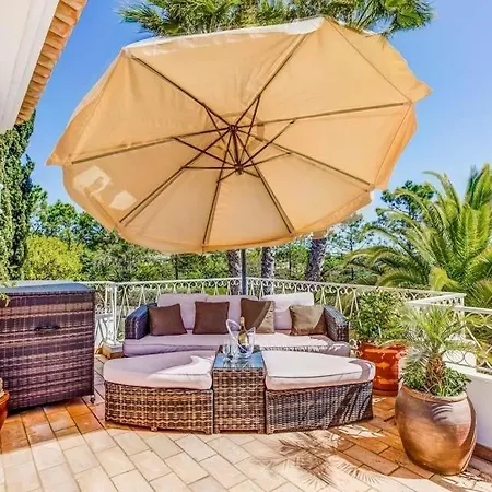 Rocha Brava Sleeps 8 With Pool Air Con And Wifi וילה בנאגיל