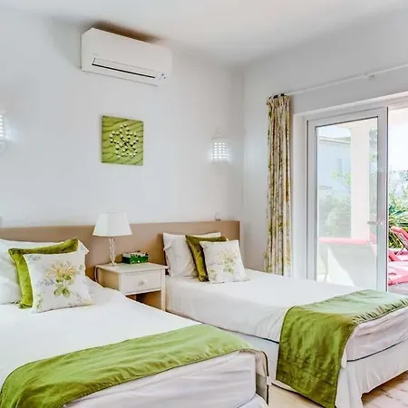 Willa Rocha Brava Sleeps 8 With Pool Air Con And Wifi