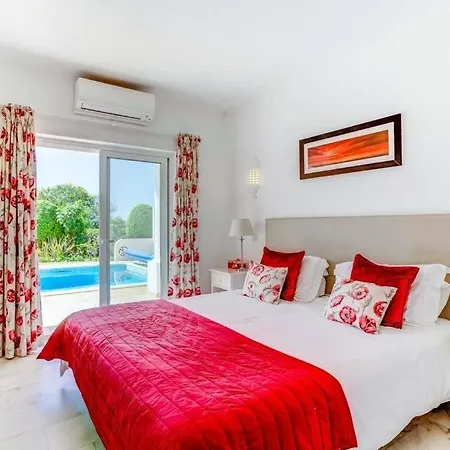 Rocha Brava Sleeps 8 With Pool Air Con And Wifi Willa *