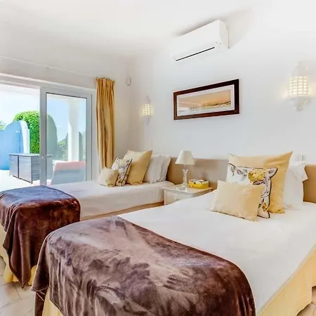 וילה Rocha Brava Sleeps 8 With Pool Air Con And Wifi בנאגיל